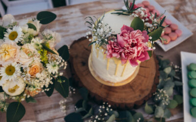Dřevěná kulatina na svatební dort